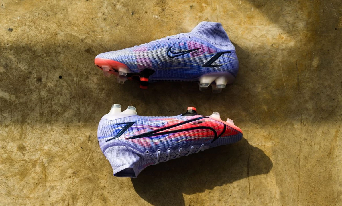 post card botas_Mbappe_3.webp