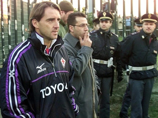 post card 004A072800000258-3452933-image-a-62_1455805545221.webp