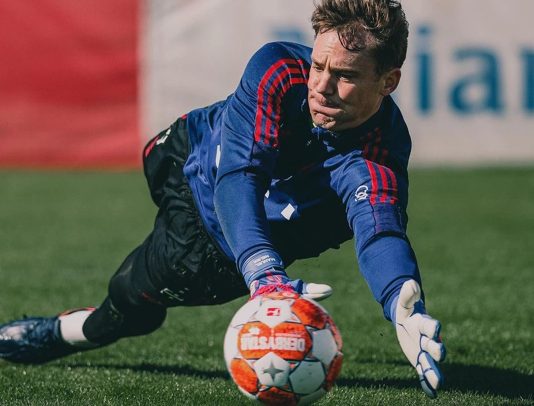 post card post-adidas-predator-pro-guantes-neuer-segunda.webp