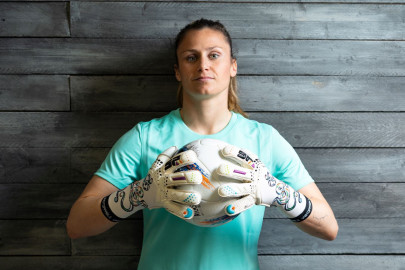 Nuevos guantes SP Fútbol Earhart 3 exclusivos Sandra Paños