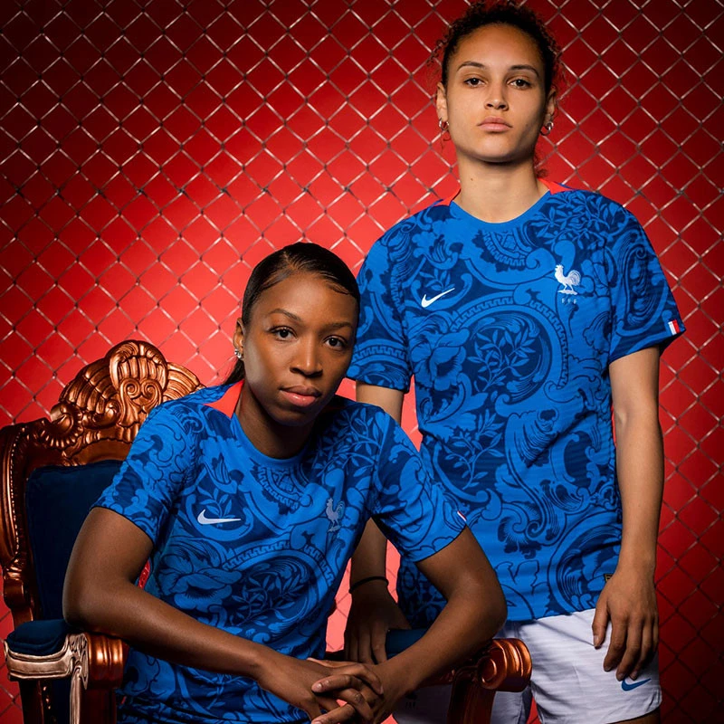 post card post-novedades-del-mes-junio-camiseta-femenina-francia.webp