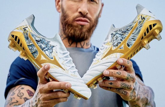 POST-MIZUNO-MORELIA-NEO-SERGIO-RAMOS-ambas.jpg