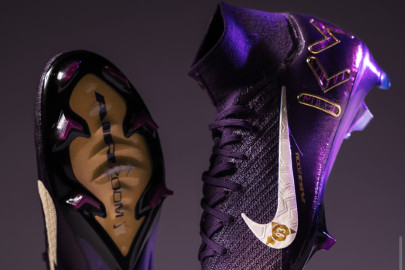 post card Las nuevas botas de Kylian Mbappé