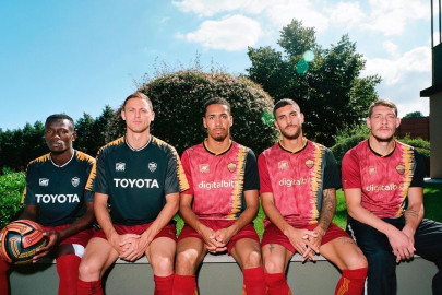 La nuova collezione di New Balance e Roma