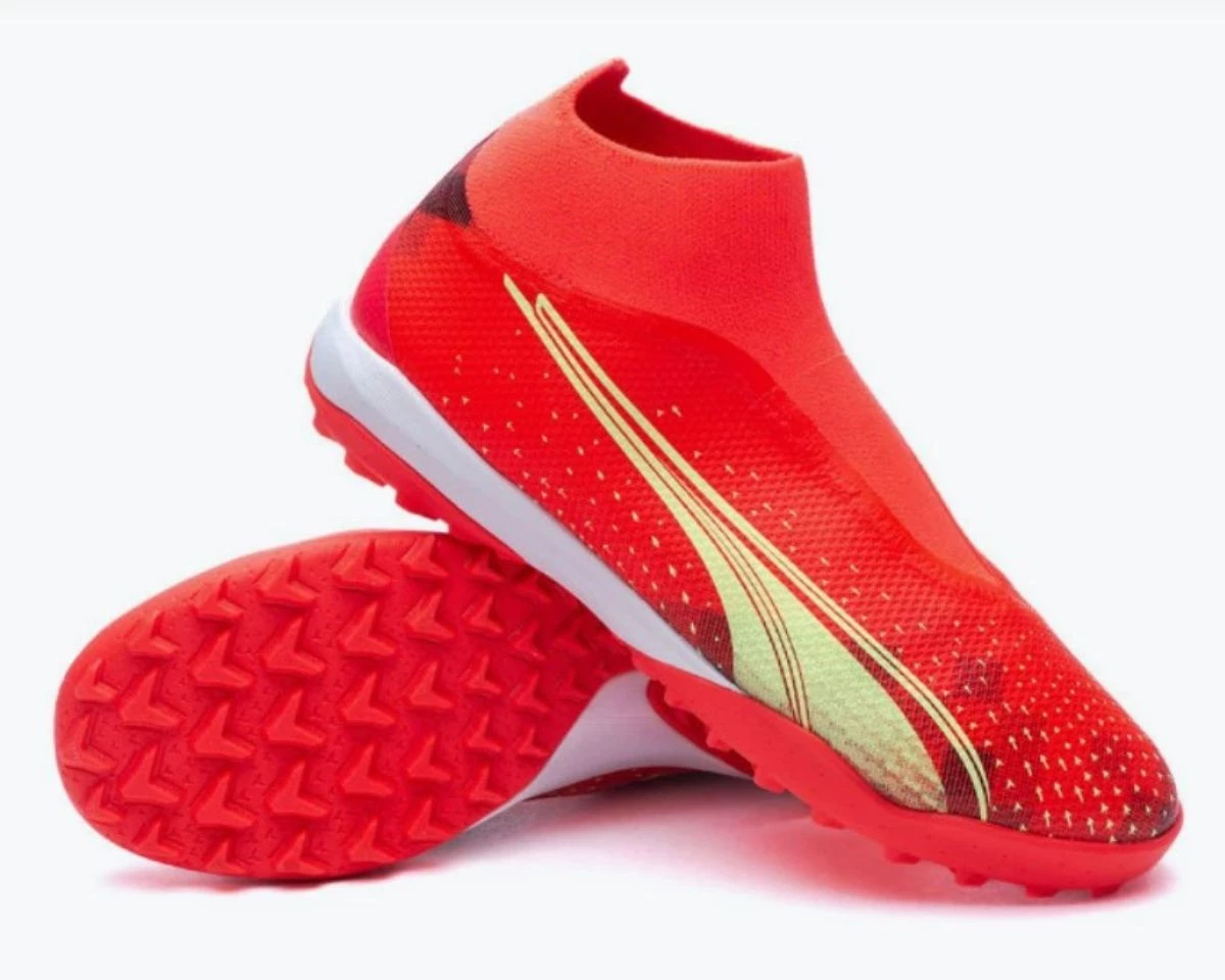 post card Puma-Ultra-Match-+-LL-Turf-football-boots.webp