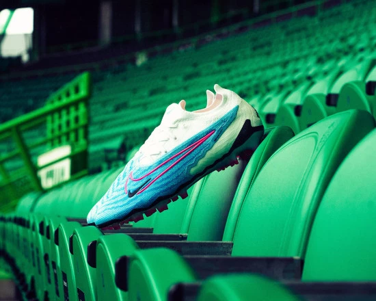 post card post-nike-mercurial-vs-nike-phantom-gx--total.webp
