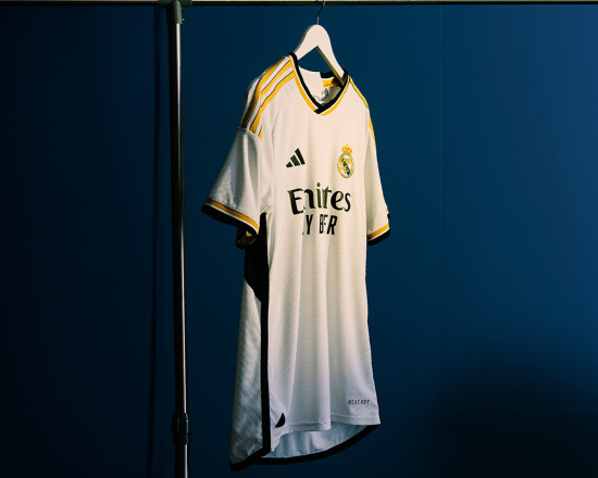 Cristiano Ronaldo por fin aparece con la nueva camiseta del Real Madrid