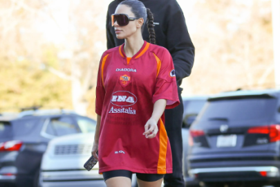 A camisola de futebol da moda
