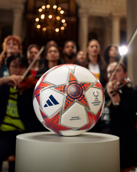 El nuevo balón de la UEFA Champions League 23/24 - Blogs - Fútbol Emotion