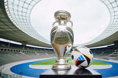 A adidas apresenta a nova bola do Euro 2024 “Fusballliebe”