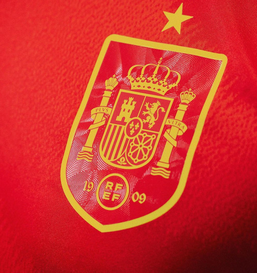 post-nueva-camiseta-espana-euro-escudojpg2.jpg
