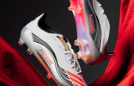 card Les nouvelles chaussures « Prestig10 » de Leo Messi