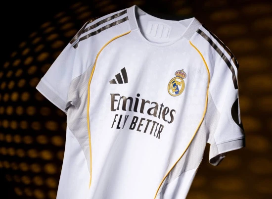 card Nouveau maillot du Real Madrid 2025/2026