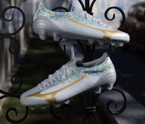 card New Joao Felix's boots