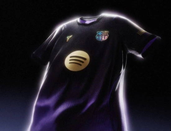 card New Barça away kit