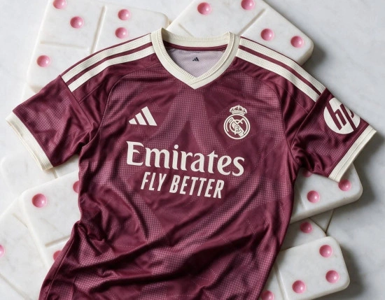card Real Madrid 26/27 third kit