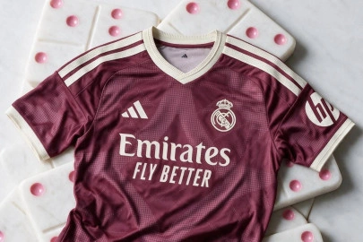 card Nueva tercera equipación del Real Madrid