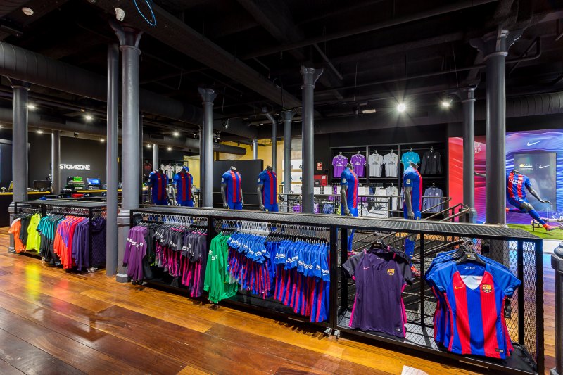 nike barca store